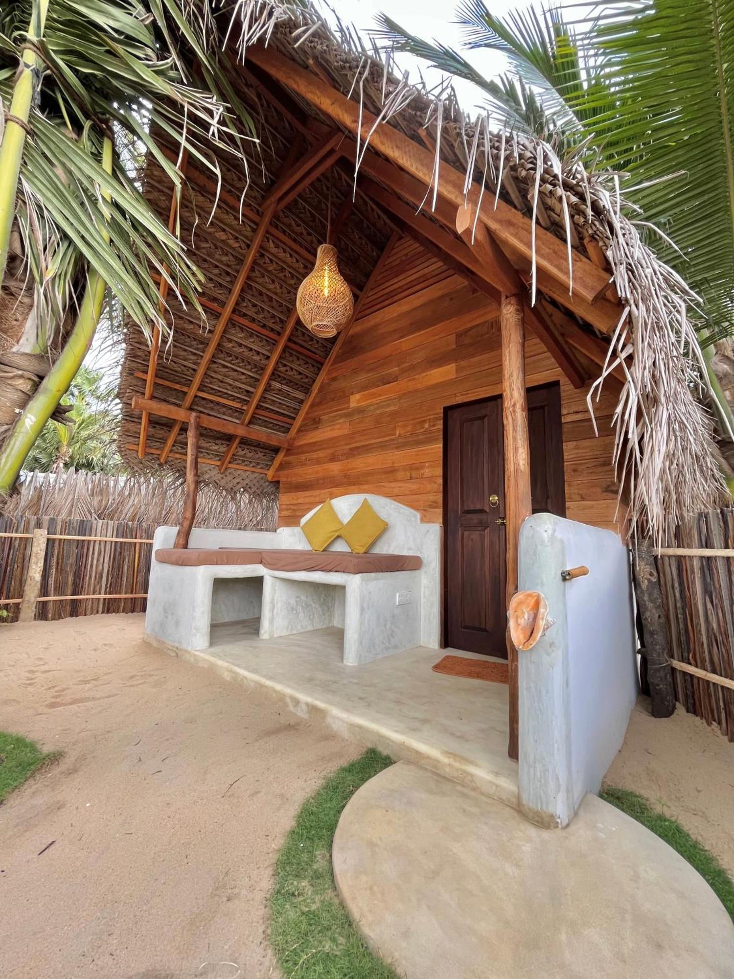 Windy Waves Kite Surfing Beach Resort Kalpitiya Exterior foto